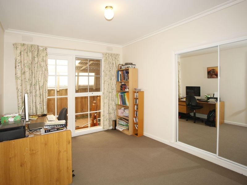 6 Thomas Street, Pakenham VIC 3810