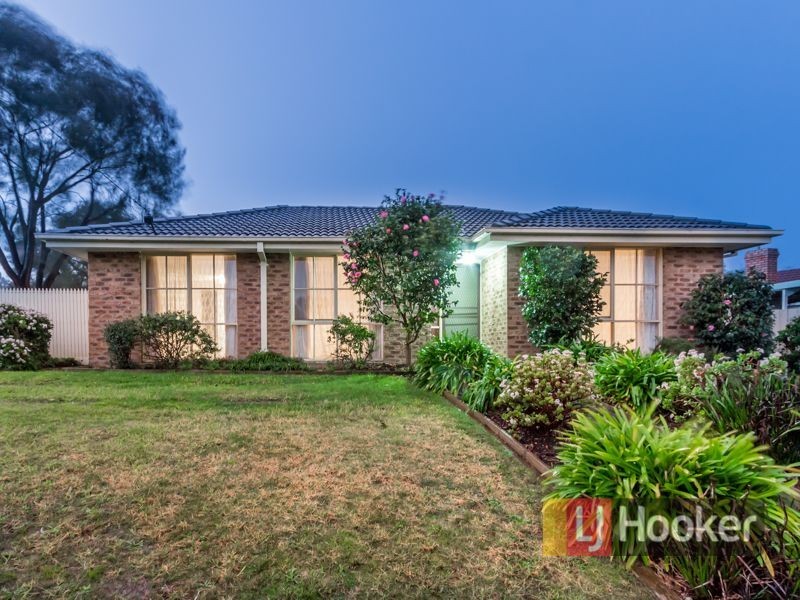 7 Irving Road, Pakenham VIC 3810