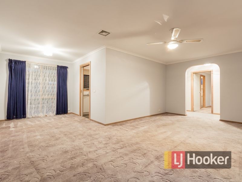 7 Irving Road, Pakenham VIC 3810