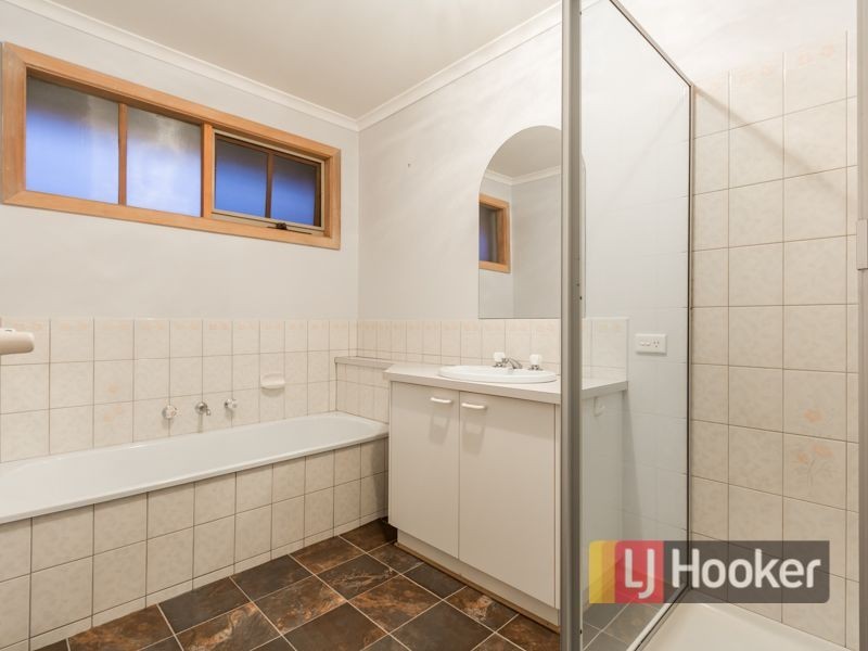 7 Irving Road, Pakenham VIC 3810