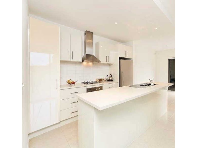 18 Dealbata Lane, Pakenham VIC 3810