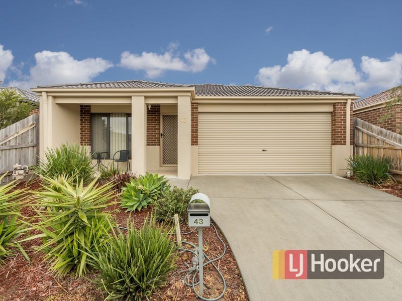43 Pommel Street, Pakenham VIC 3810