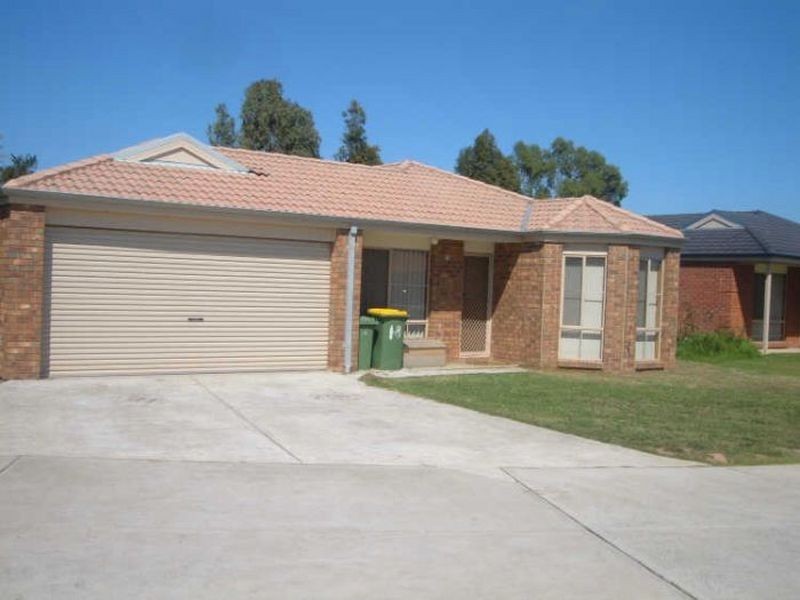 18 Capri Court, Pakenham VIC 3810