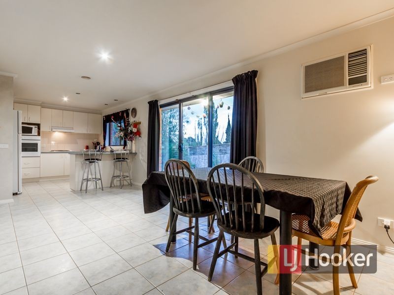 16 Ebony Drive, Pakenham VIC 3810