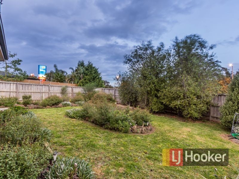 16 Ebony Drive, Pakenham VIC 3810