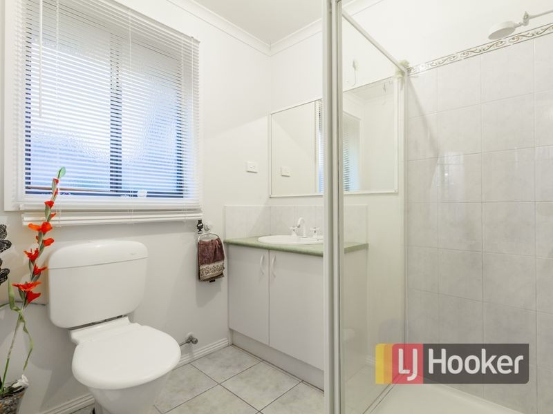 16 Ebony Drive, Pakenham VIC 3810