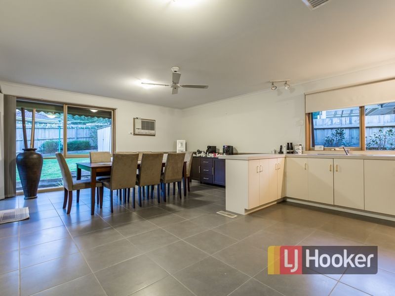 20 Osborn Grove, Pakenham VIC 3810