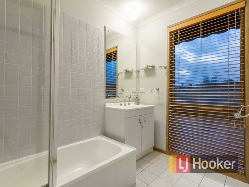 20 Osborn Grove, Pakenham VIC 3810