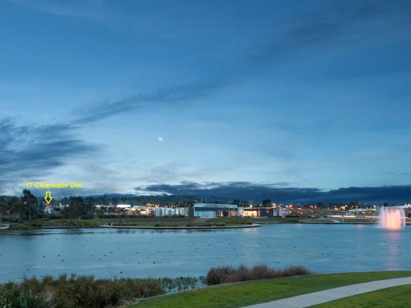 17 Clearwater Drive, Pakenham VIC 3810