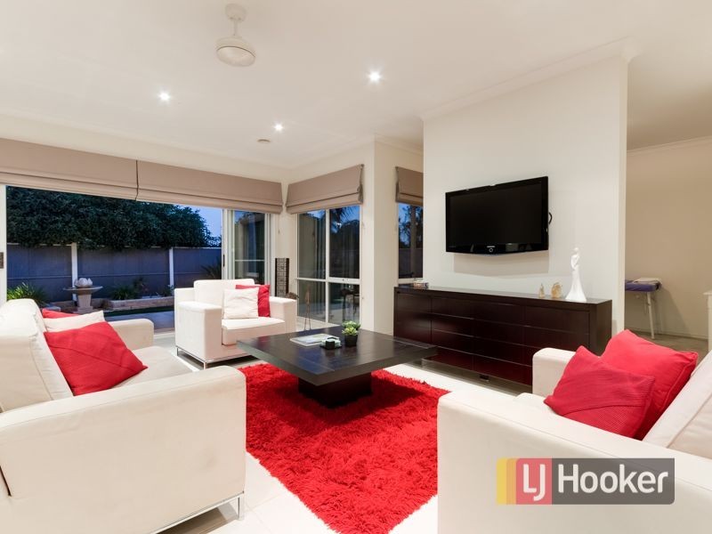 17 Clearwater Drive, Pakenham VIC 3810