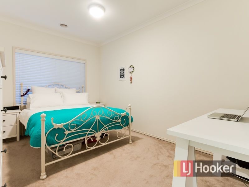 17 Clearwater Drive, Pakenham VIC 3810