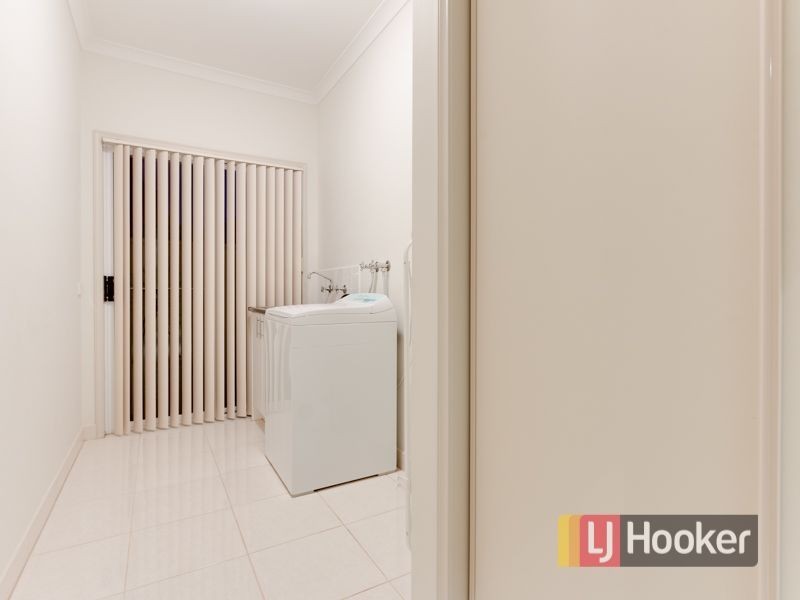 17 Clearwater Drive, Pakenham VIC 3810