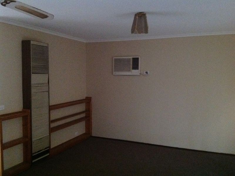 41 Kingston Avenue, Pakenham VIC 3810