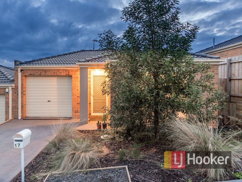 17/18 Ben Drive, Pakenham VIC 3810
