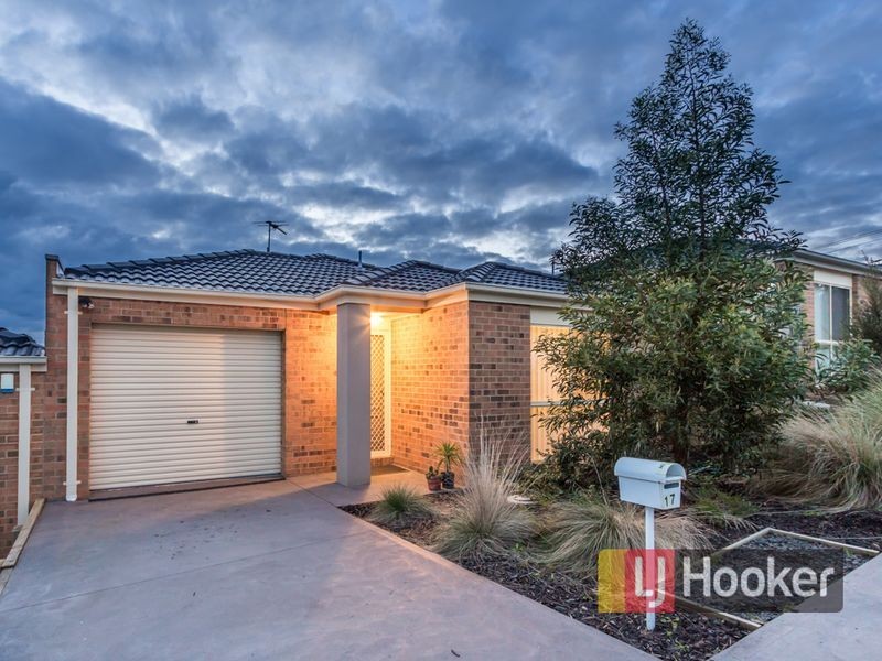 17/18 Ben Drive, Pakenham VIC 3810