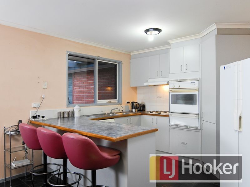 26 Dunbarton Drive, Pakenham VIC 3810