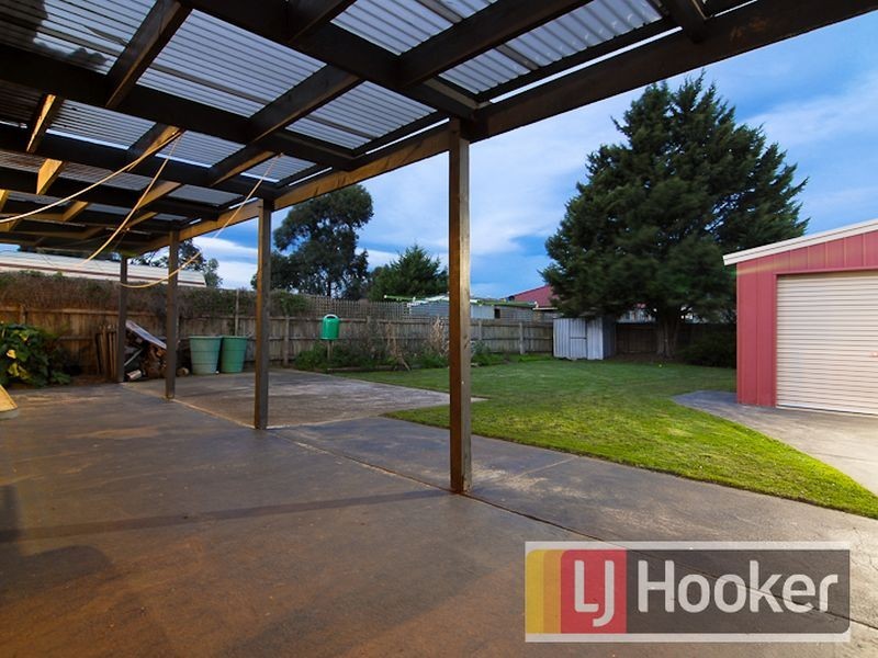 26 Dunbarton Drive, Pakenham VIC 3810
