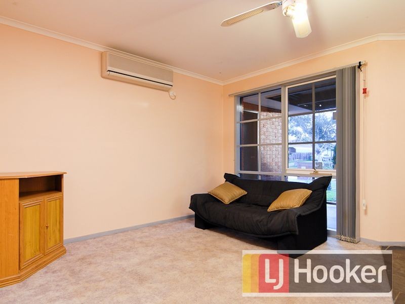 26 Dunbarton Drive, Pakenham VIC 3810