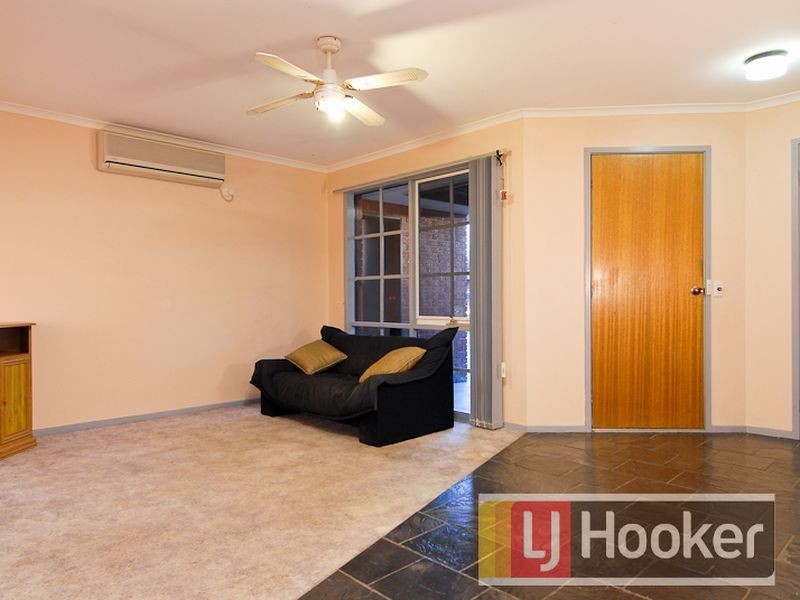 26 Dunbarton Drive, Pakenham VIC 3810