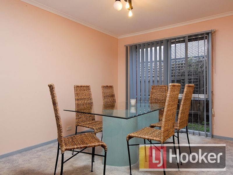 26 Dunbarton Drive, Pakenham VIC 3810