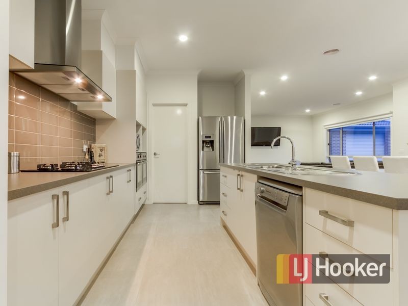 78 Banjo Paterson Drive, Pakenham VIC 3810