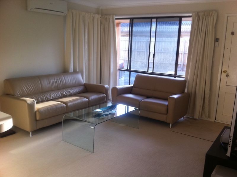 2/3 Jamieson Court, Pakenham VIC 3810