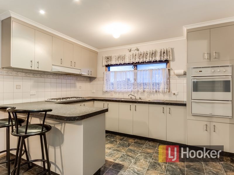 14 Martingale Place, Pakenham VIC 3810