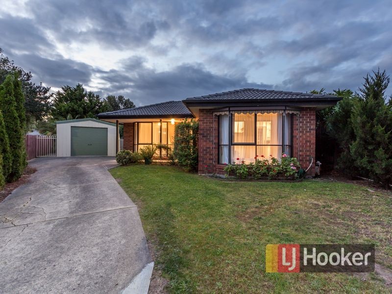 14 Martingale Place, Pakenham VIC 3810
