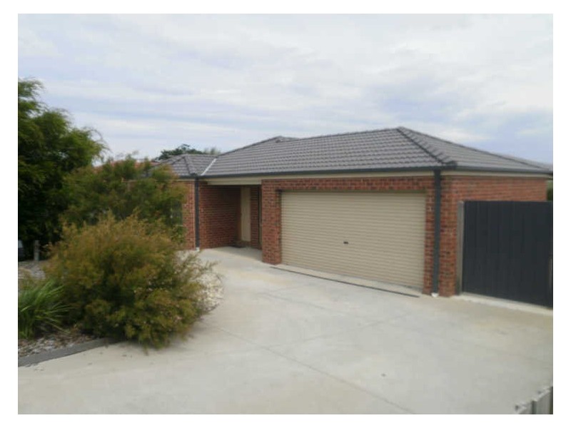 47 Ebony Drive, Pakenham VIC 3810
