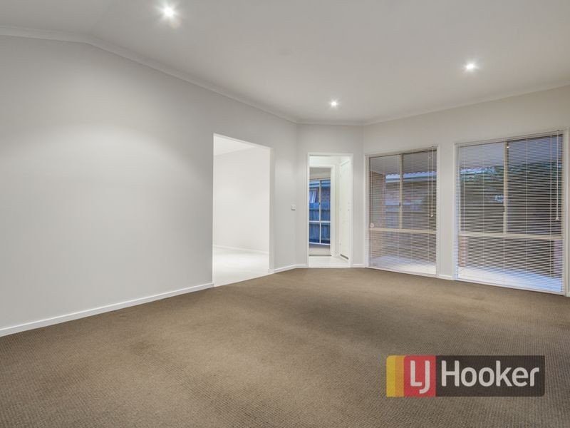 28 Pommel Street, Pakenham VIC 3810