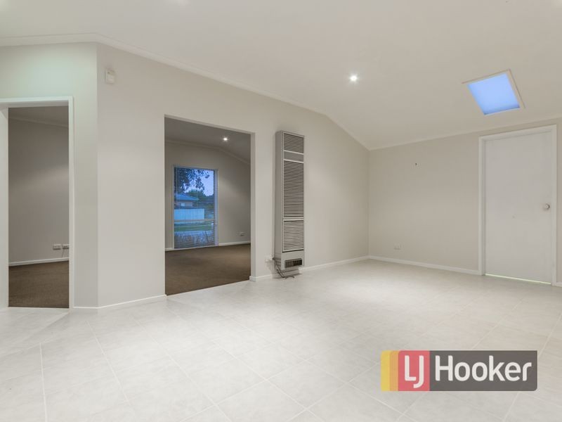 28 Pommel Street, Pakenham VIC 3810