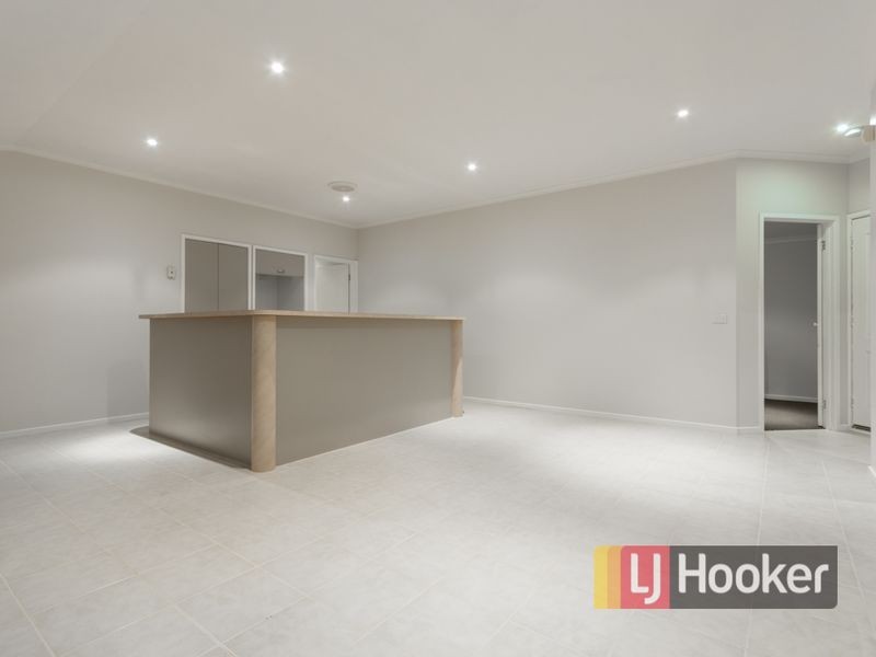 28 Pommel Street, Pakenham VIC 3810