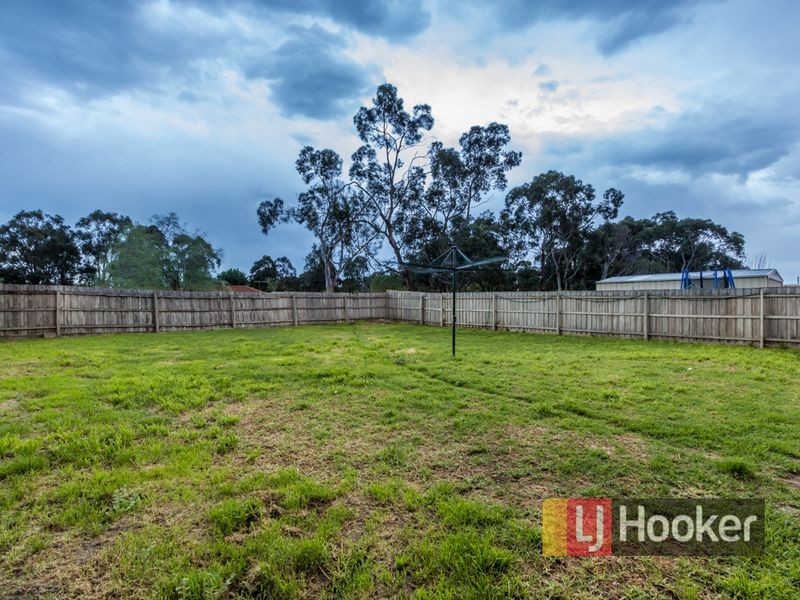 28 Pommel Street, Pakenham VIC 3810