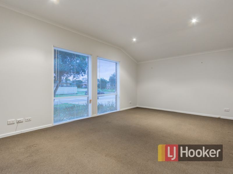 28 Pommel Street, Pakenham VIC 3810