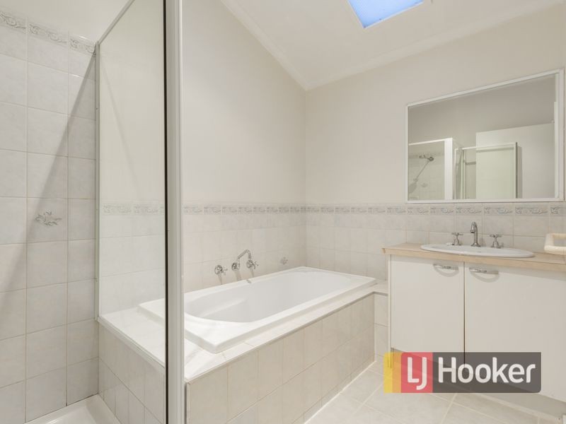 28 Pommel Street, Pakenham VIC 3810