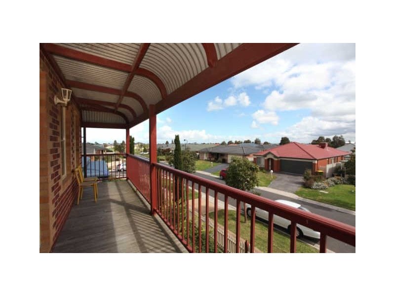 10 Spring Circuit, Pakenham VIC 3810