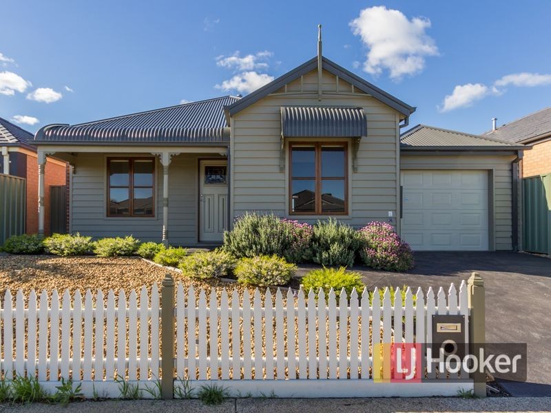 63 Park Orchard Drive, Pakenham VIC 3810
