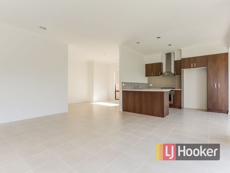 63 Park Orchard Drive, Pakenham VIC 3810