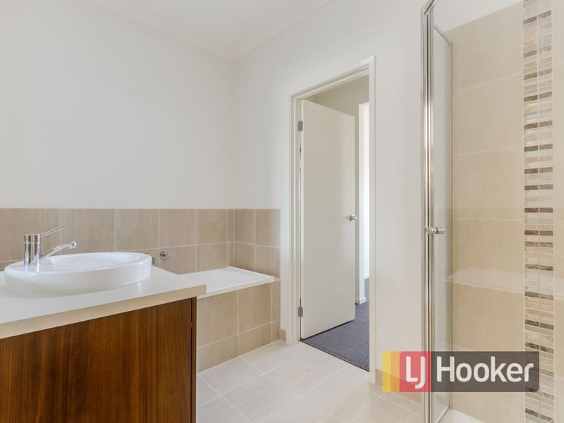 63 Park Orchard Drive, Pakenham VIC 3810