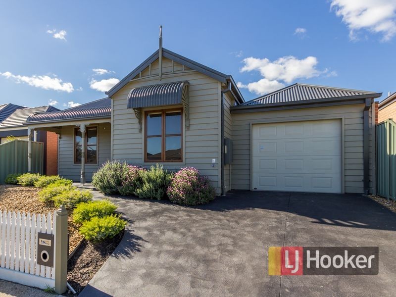 63 Park Orchard Drive, Pakenham VIC 3810