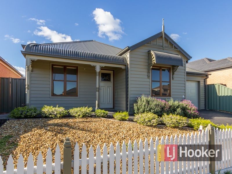 63 Park Orchard Drive, Pakenham VIC 3810