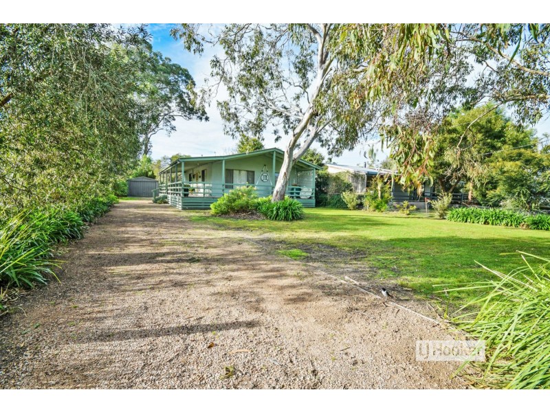 27 Eighth Avenue, Raymond Island VIC 3880