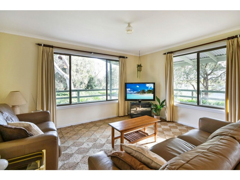 27 Eighth Avenue, Raymond Island VIC 3880