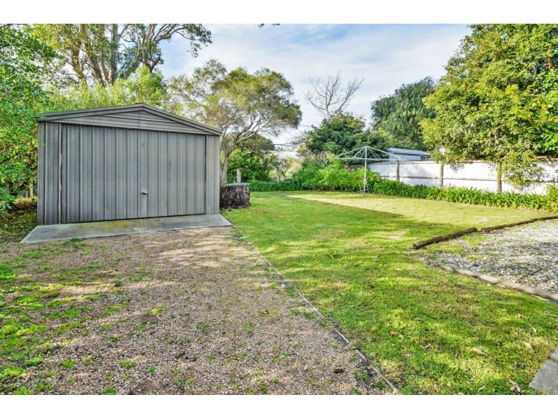 27 Eighth Avenue, Raymond Island VIC 3880