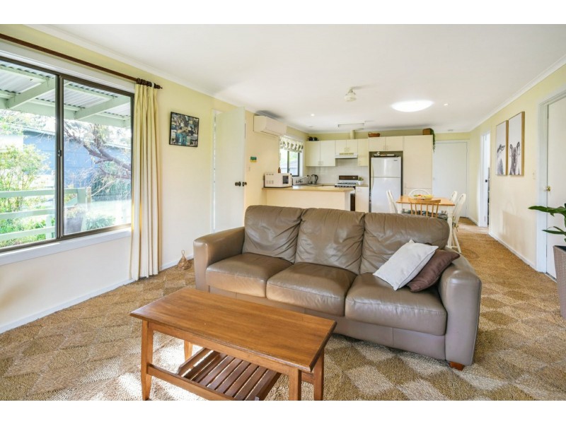 27 Eighth Avenue, Raymond Island VIC 3880