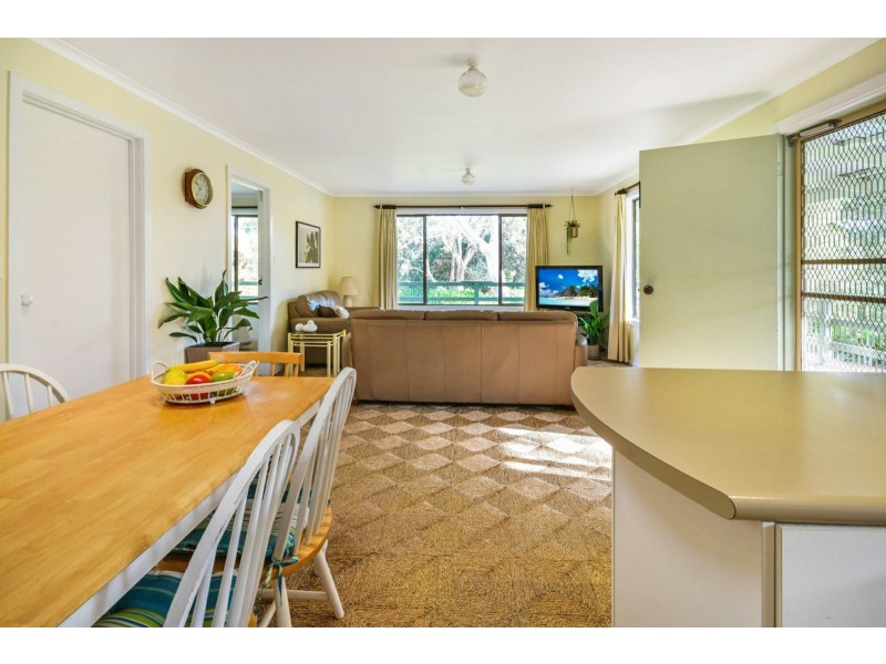 27 Eighth Avenue, Raymond Island VIC 3880