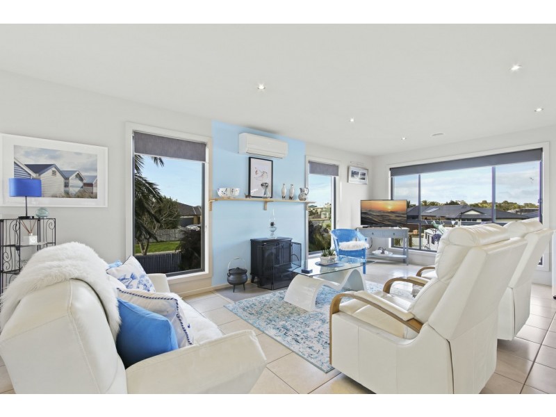 21 The Crescent, Paynesville VIC 3880