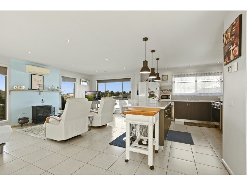 21 The Crescent, Paynesville VIC 3880