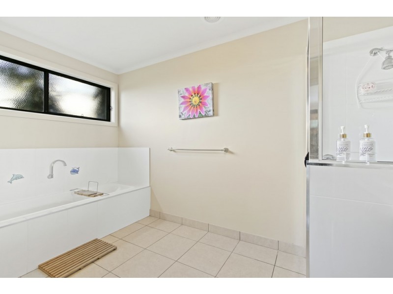 21 The Crescent, Paynesville VIC 3880