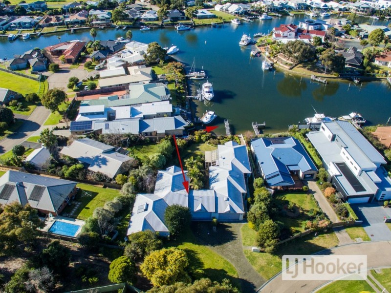 Unit 1/3 Sheerwater Terrace, Paynesville VIC 3880